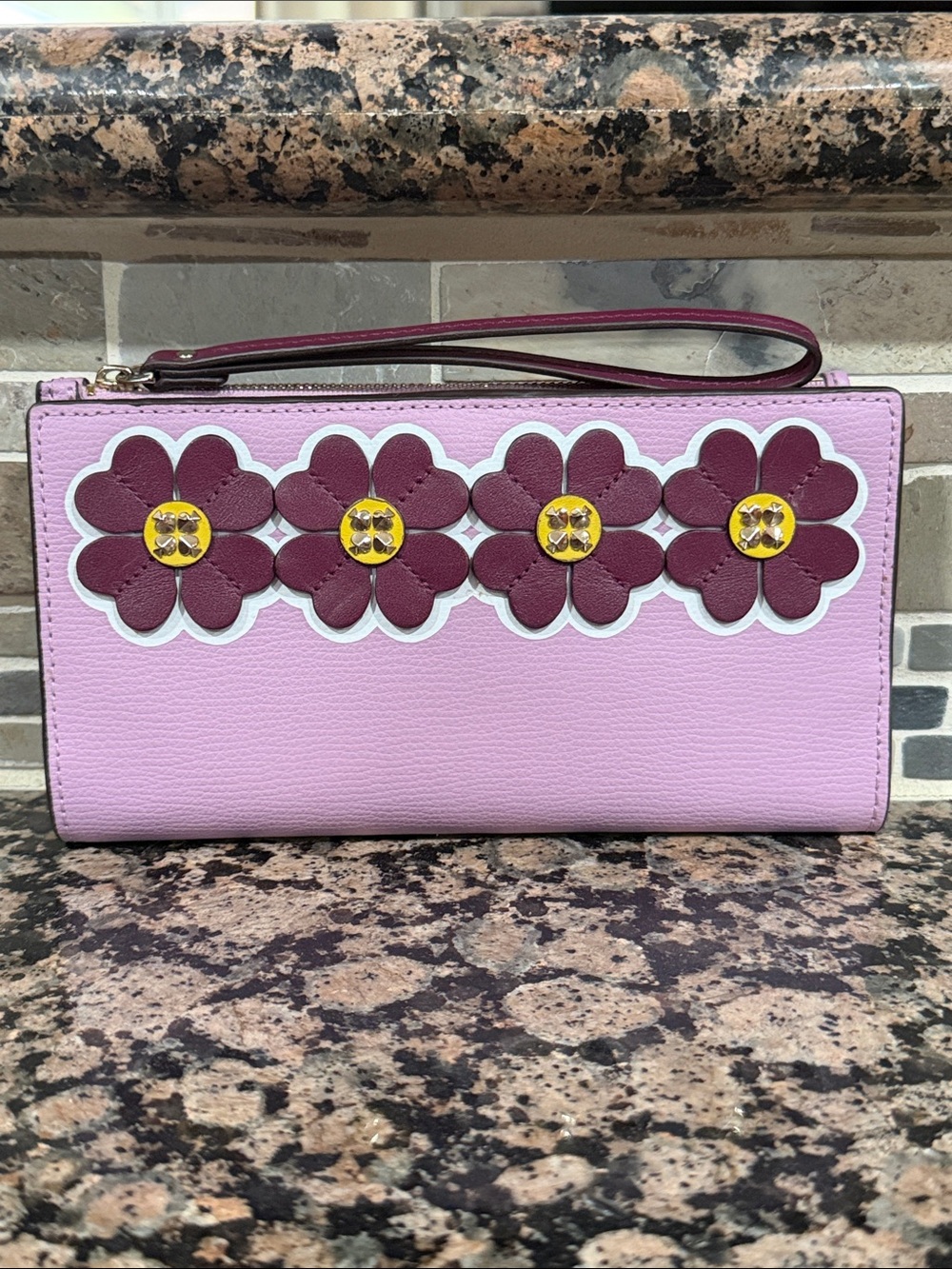 Kate Spade Sylvia Graphic Clover Appliqué wallet